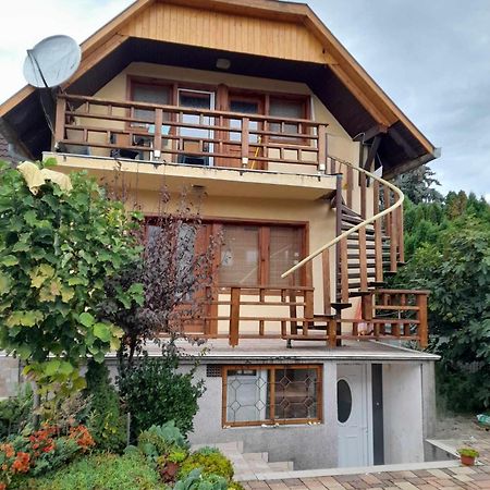 Harmonia Vendeghaz 100 Meterre Az Igali Gyogyfuerdotol Apartment Luaran gambar