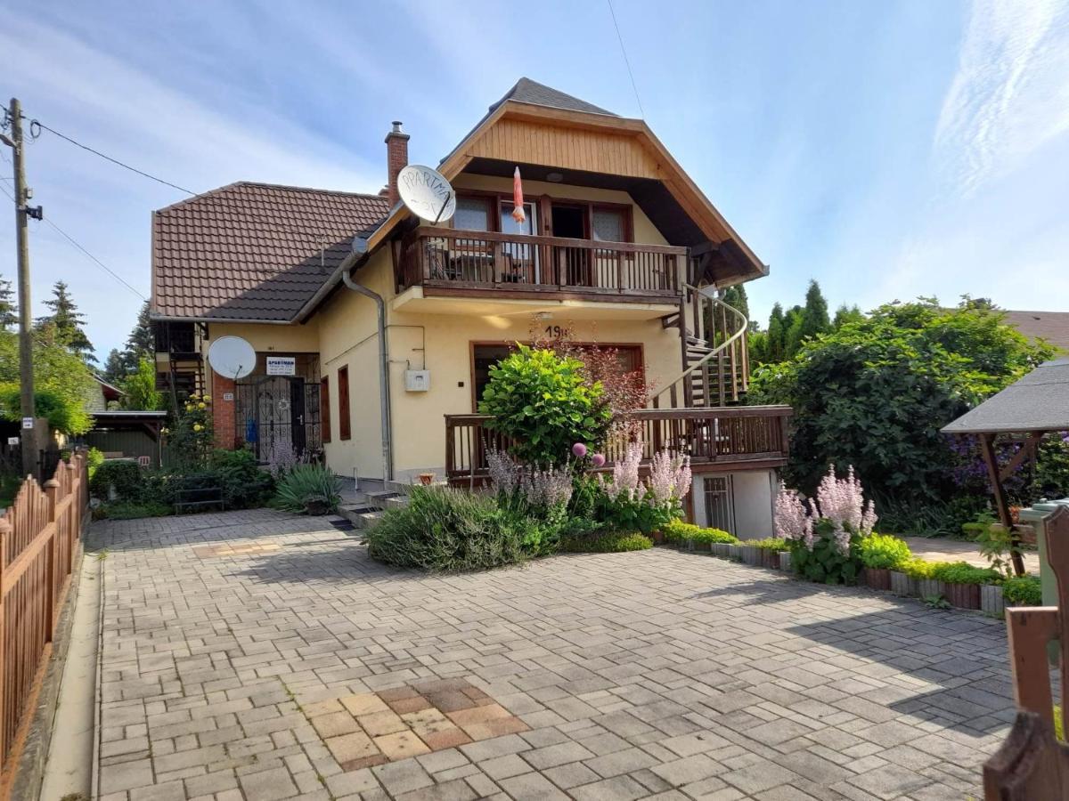 Harmonia Vendeghaz 100 Meterre Az Igali Gyogyfuerdotol Apartment Luaran gambar