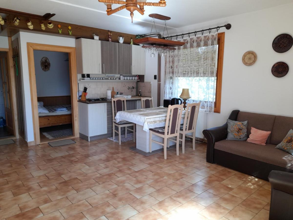 Harmonia Vendeghaz 100 Meterre Az Igali Gyogyfuerdotol Apartment Luaran gambar