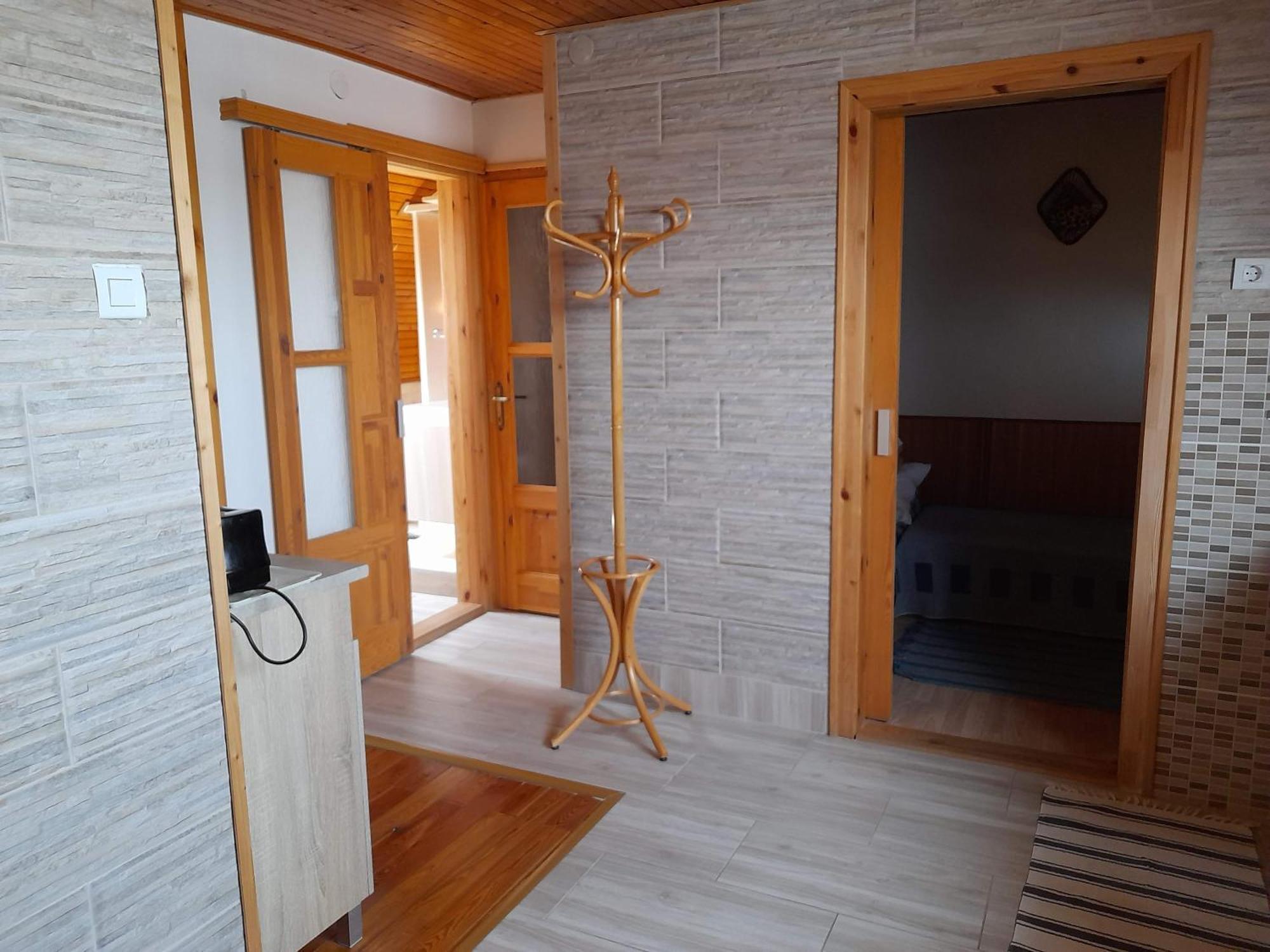Harmonia Vendeghaz 100 Meterre Az Igali Gyogyfuerdotol Apartment Luaran gambar