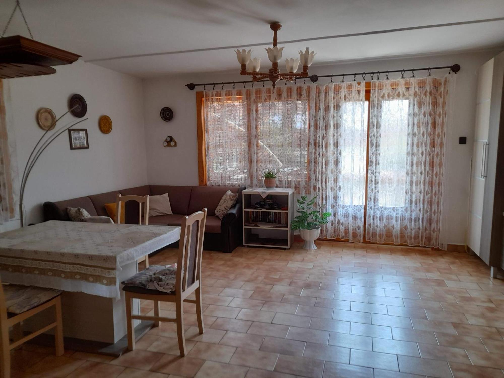 Harmonia Vendeghaz 100 Meterre Az Igali Gyogyfuerdotol Apartment Luaran gambar